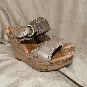 Born Taupe Leather Zee Platform Wedge Slide Sandals.